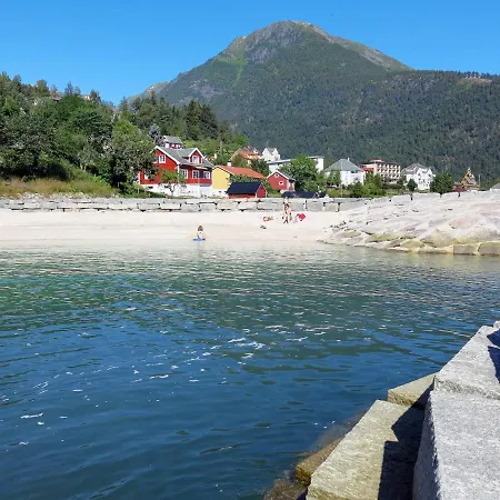 Naustet - Fjs027 * Balestrand