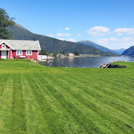 Naustet - Fjs027 * Balestrand